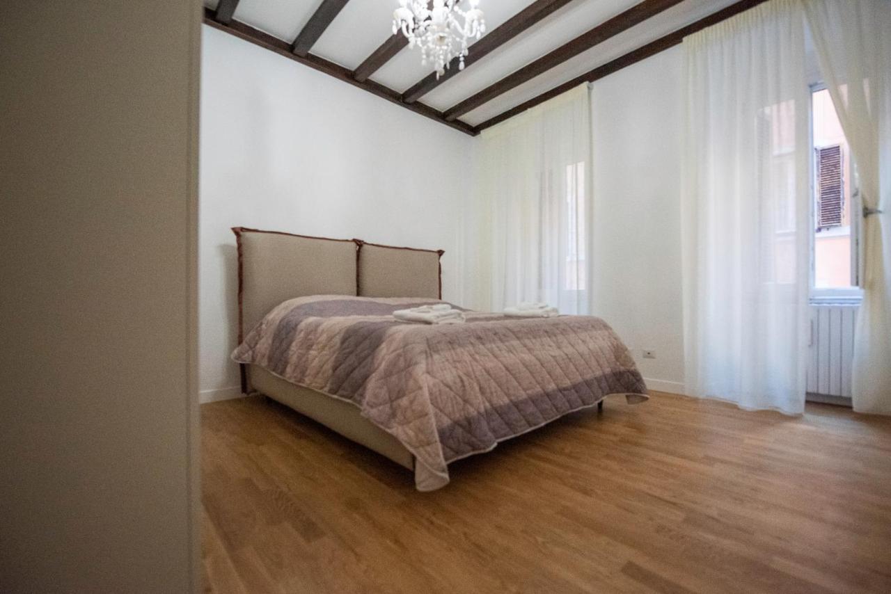 Apartamento Splendido Nel Centro Di Roma, Monti Roma
